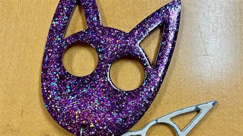 TSA warns to remove 'cat eyes' weapons from luggage to avoid .